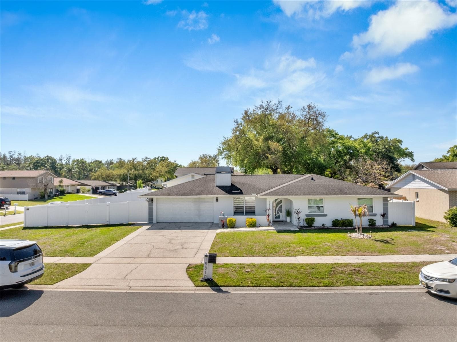 15810 Sea Oats Pl