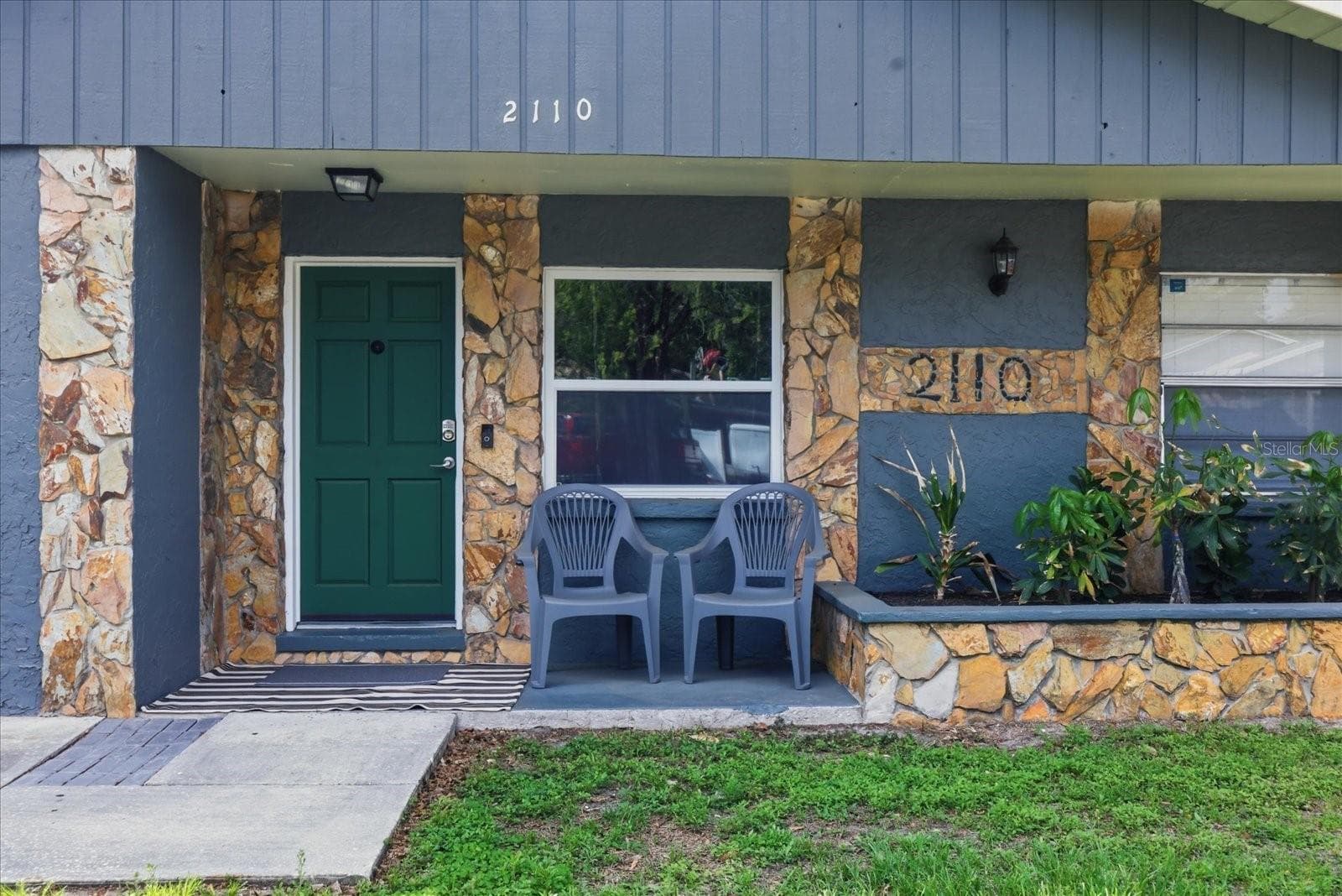 2110 W Okaloosa Ave