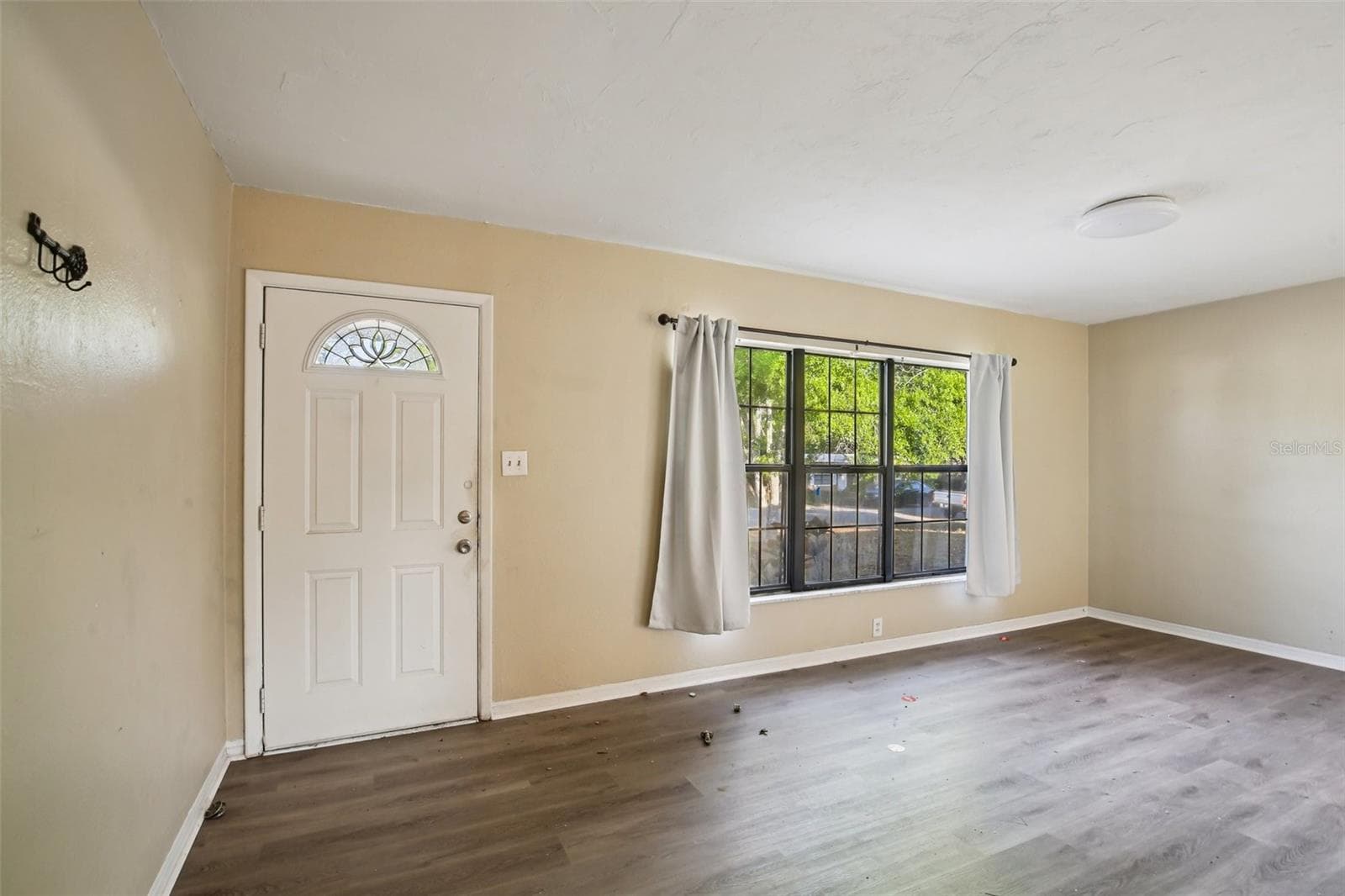 1415 Wood Ave photo 4