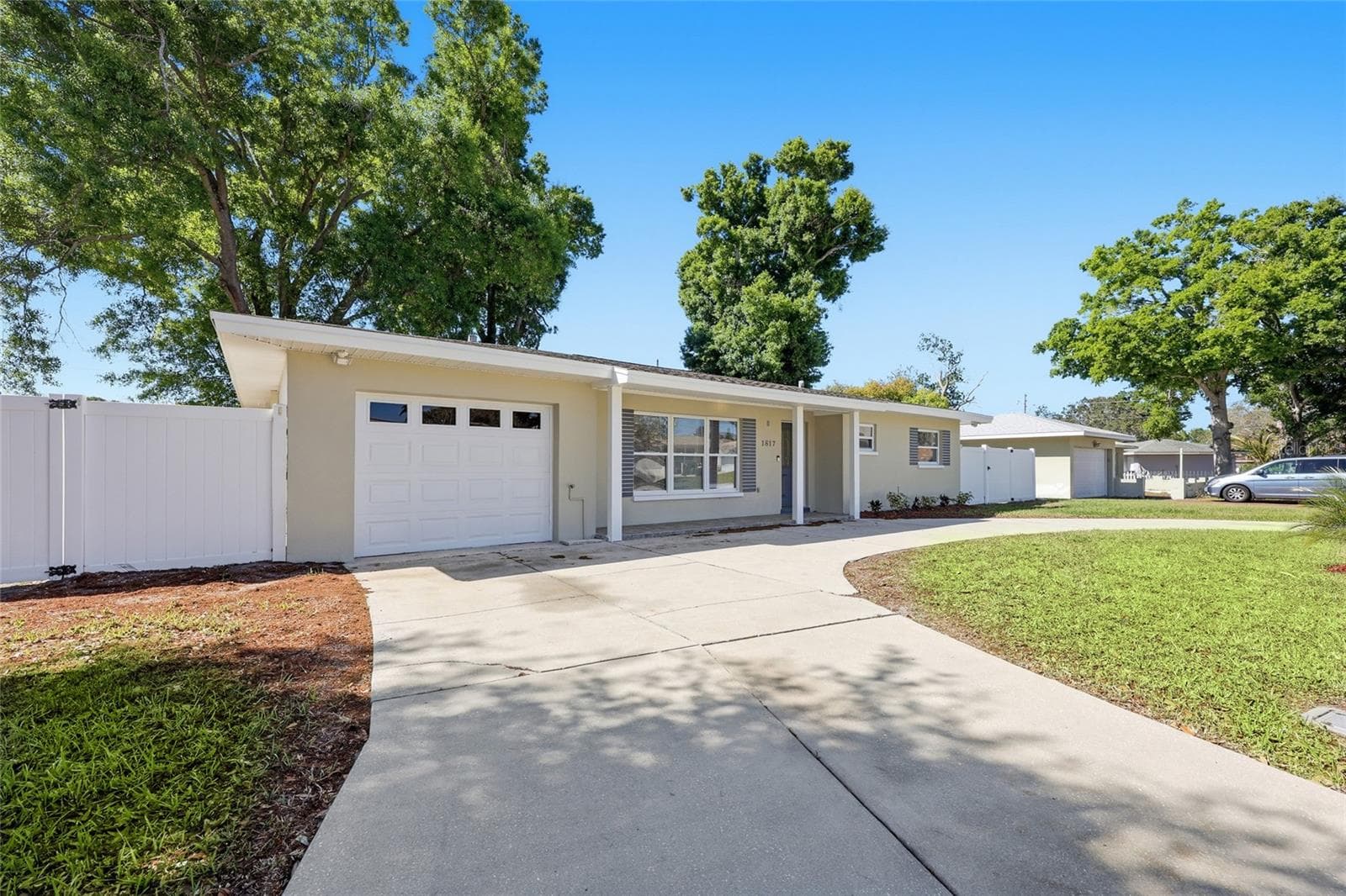 1817 Hunt Lane