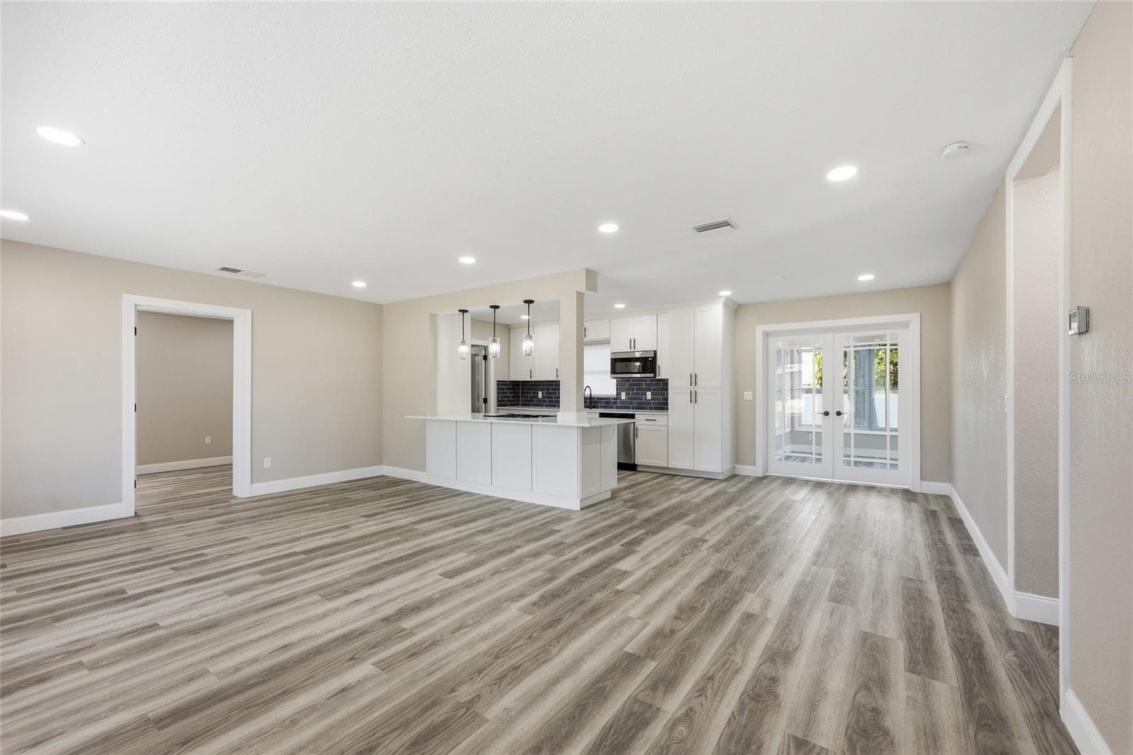 1817 Hunt Lane photo 4