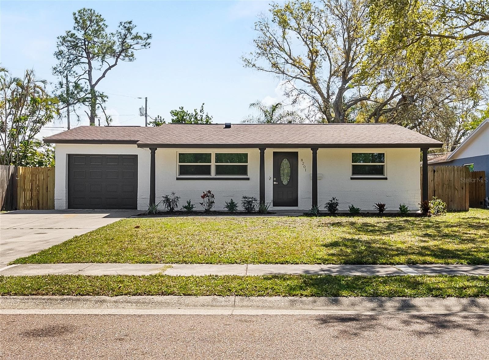 8201 Riverside Dr NE photo 3