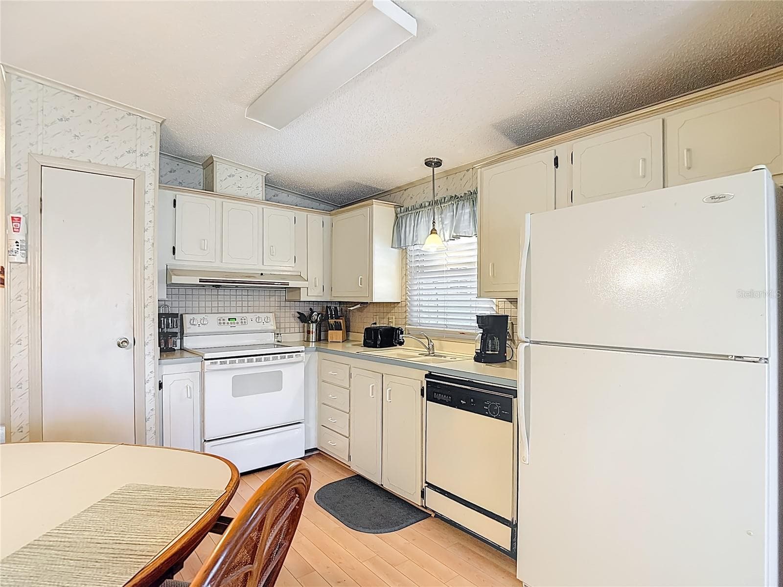 10321 Marinette Ave photo 4