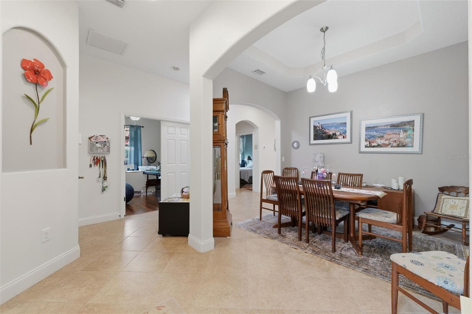 2732 Devonoak Blvd photo 3