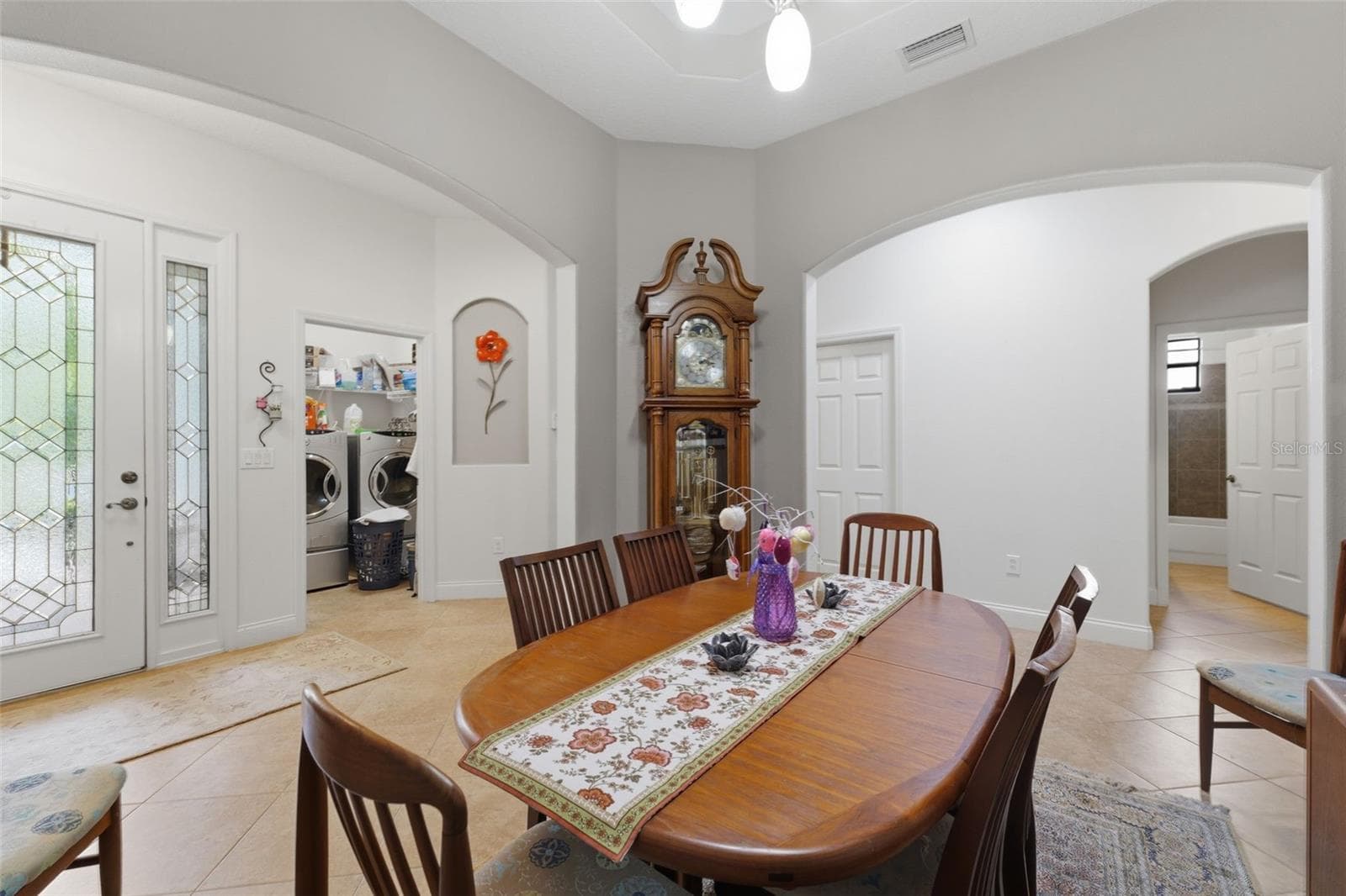 2732 Devonoak Blvd photo 4