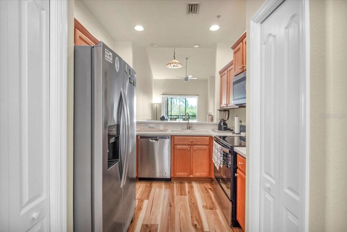 1003 Fairwaycove Ln #205 photo 4