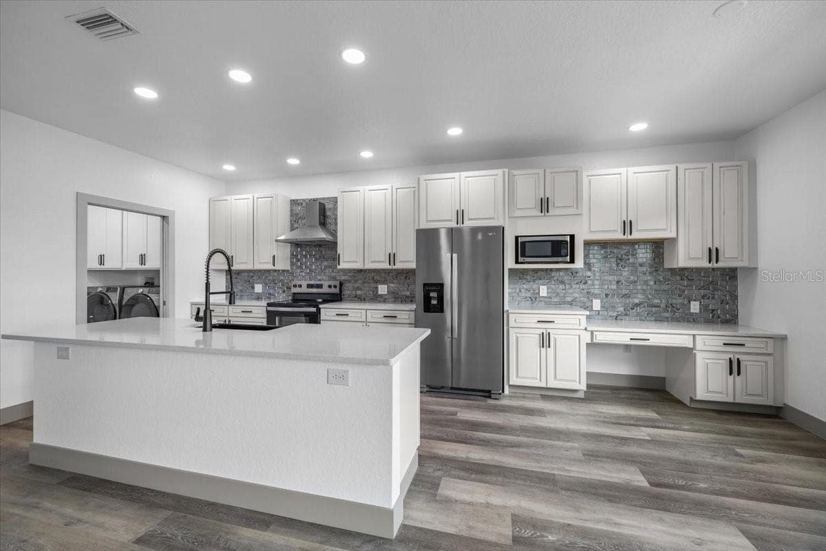 5056 Oak Leaf Ln photo 4