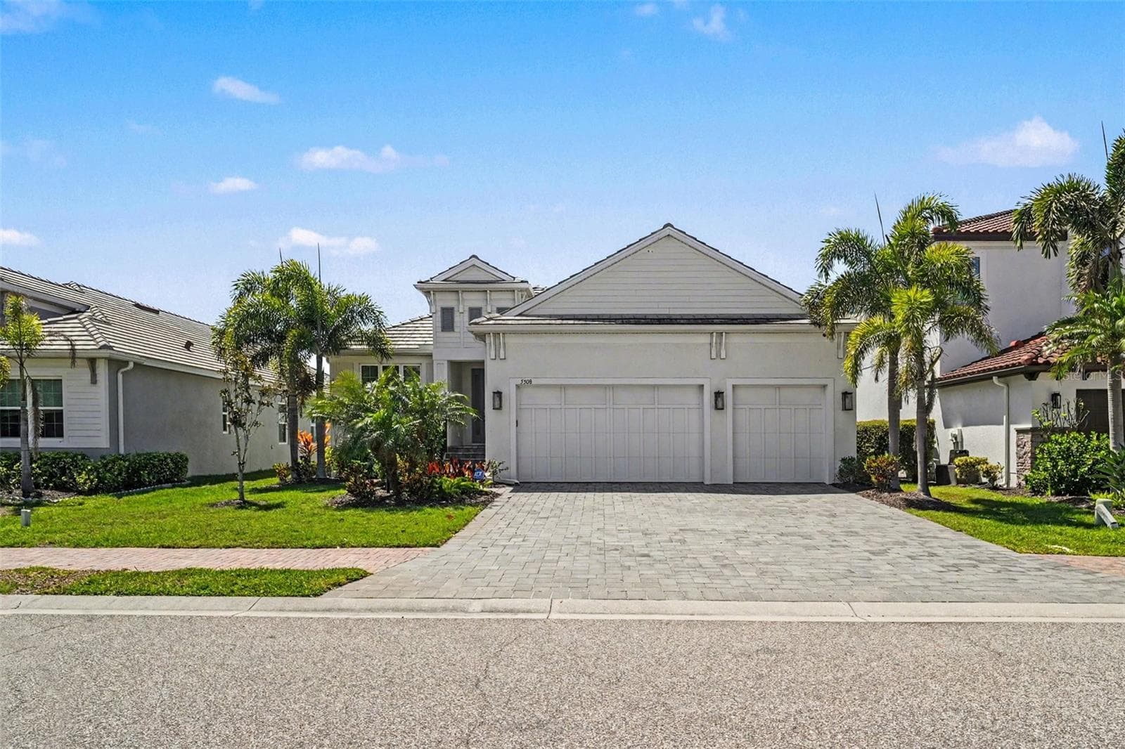 5508 Title Row Dr