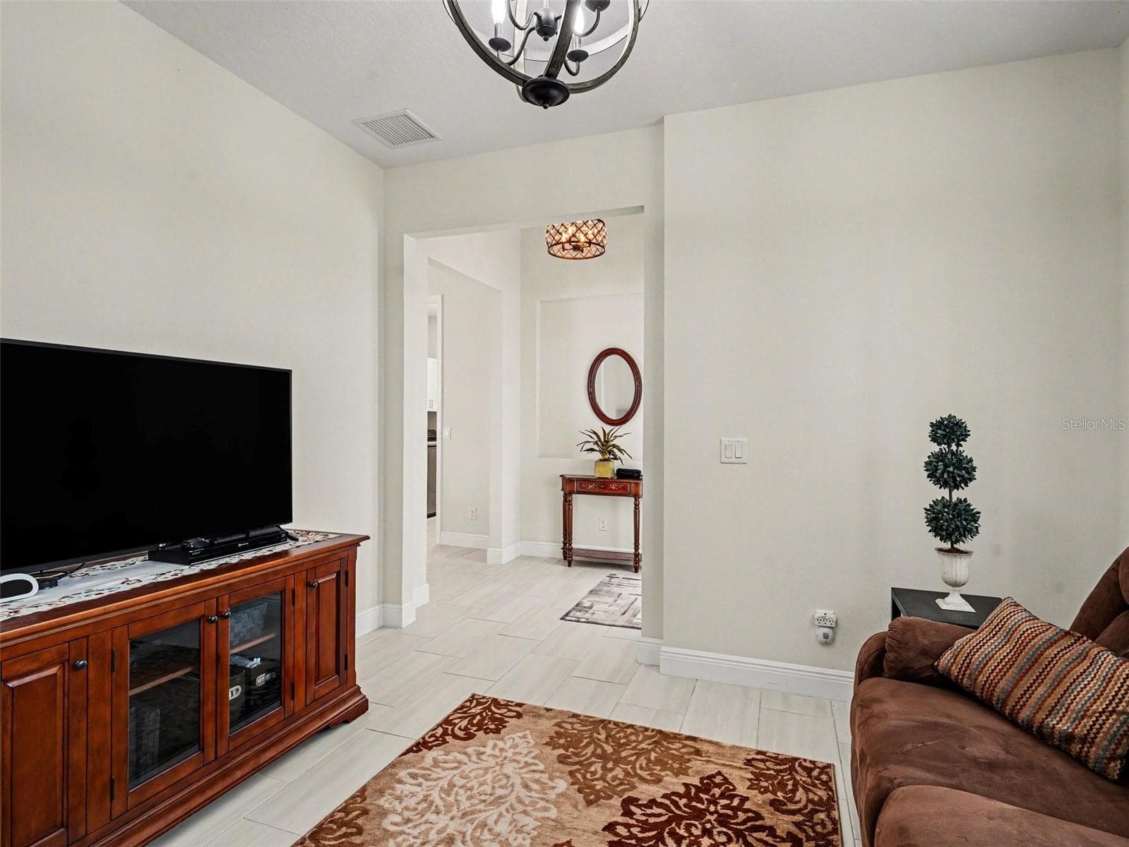 5508 Title Row Dr photo 5