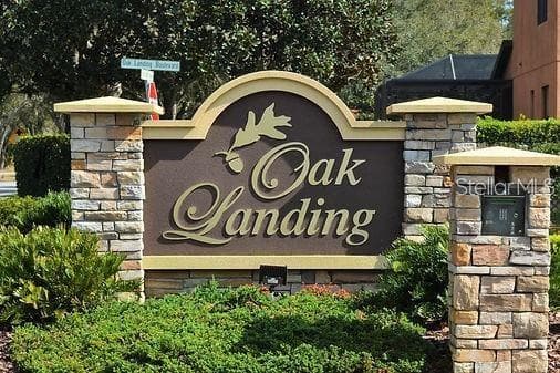 268 Oak Landing Ln photo 3