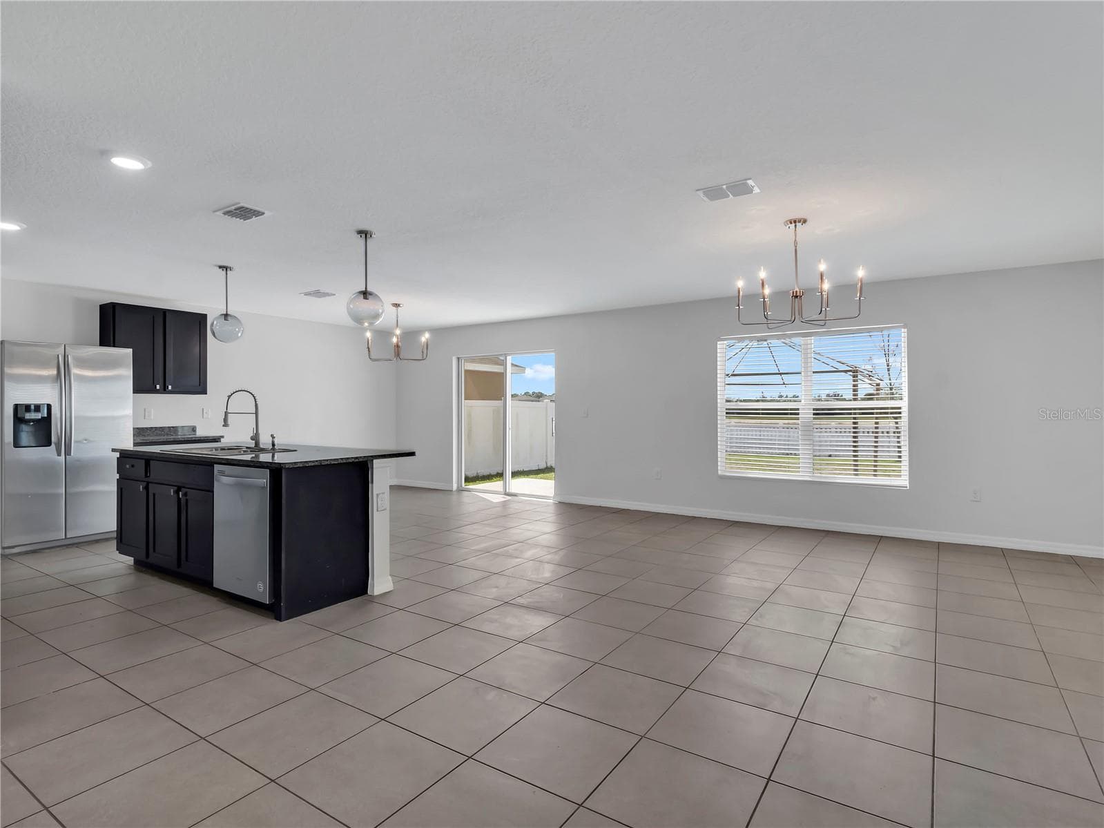 602 Olive Conch St photo 3