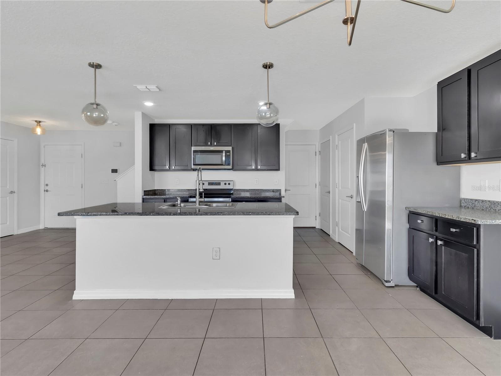 602 Olive Conch St photo 5