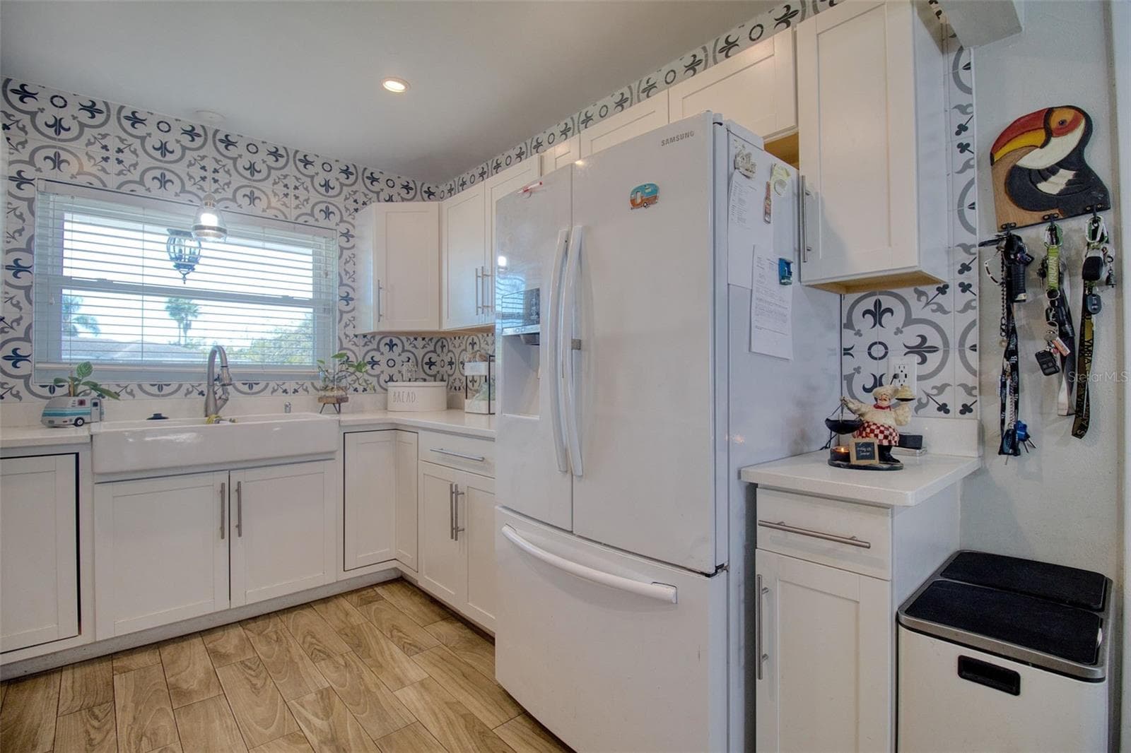 2050 Magnolia Dr photo 3