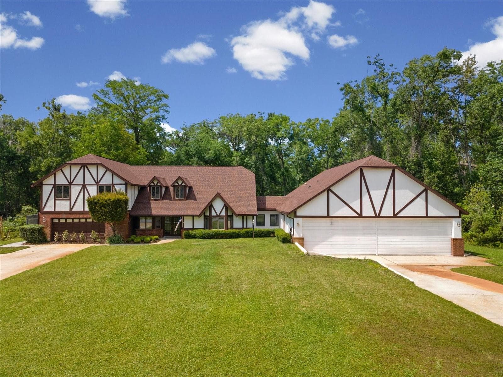 10721 Skyhawk Dr photo 3