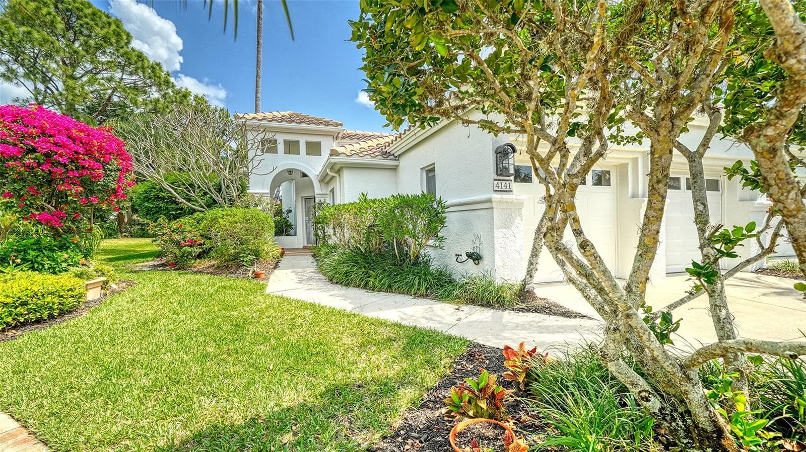 4141 Entrada CT photo 3