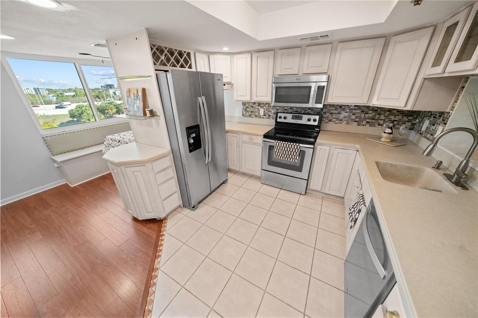 201 W Laurel St #701 photo 3
