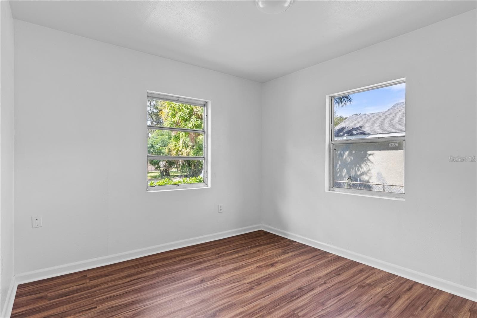 2314 N Osprey Ave photo 4
