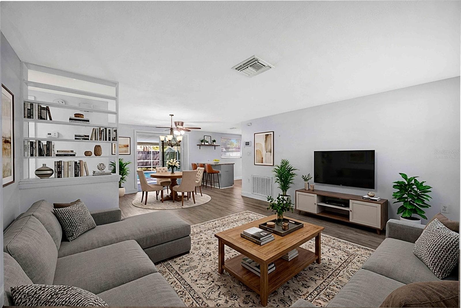 9040 Lunar Ln photo 4
