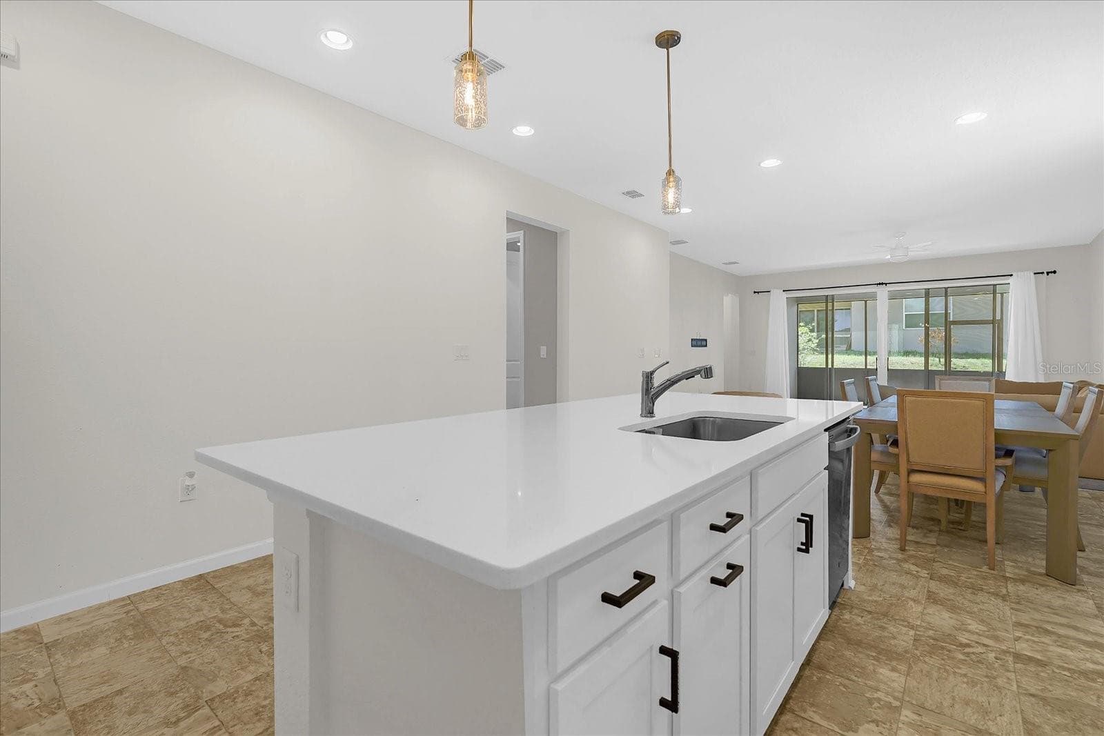 551 Lake Smart Blvd photo 4