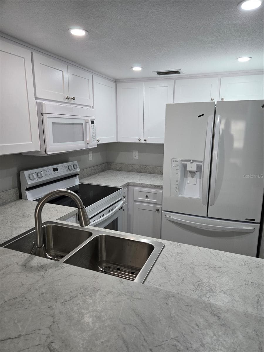 4600 Marine Pkwy #107 photo 3