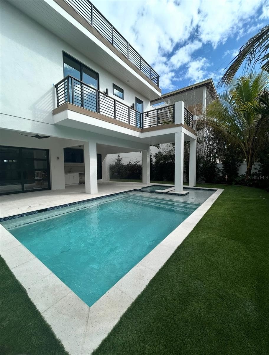 671 Avenida Del Norte