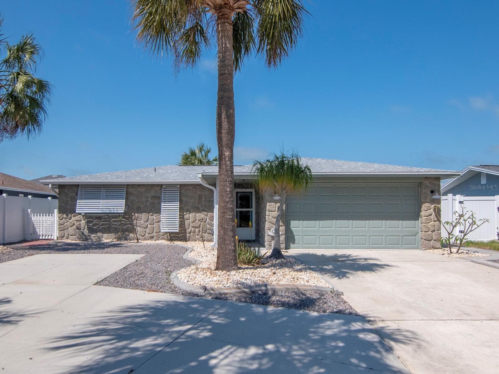 13615 Stacey Dr photo 3