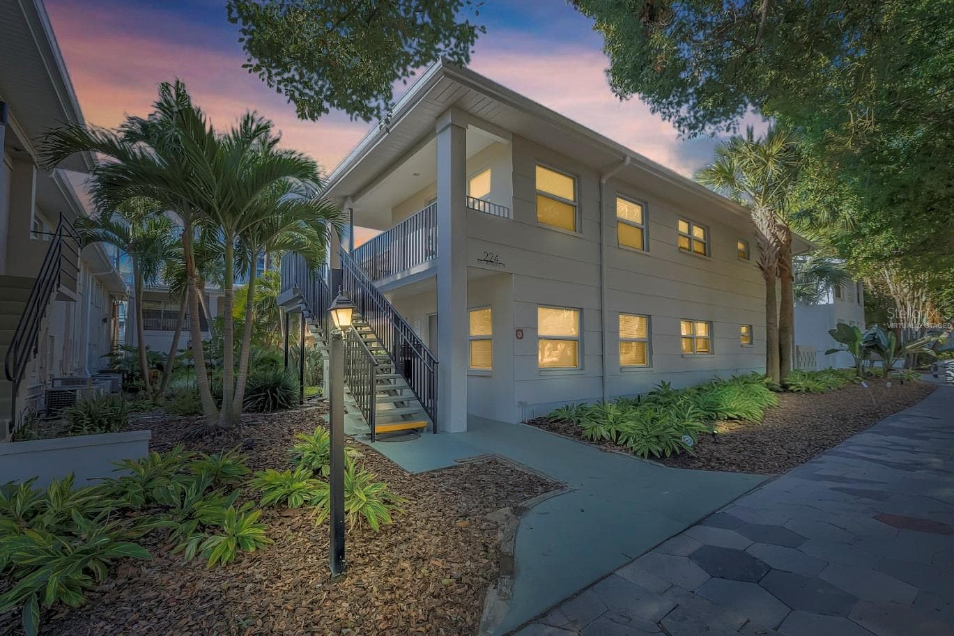 224 6th Ave N #7
