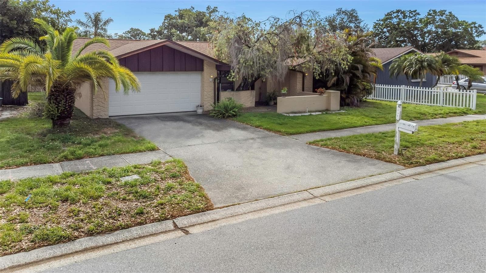 107 Country Villas Dr photo 3