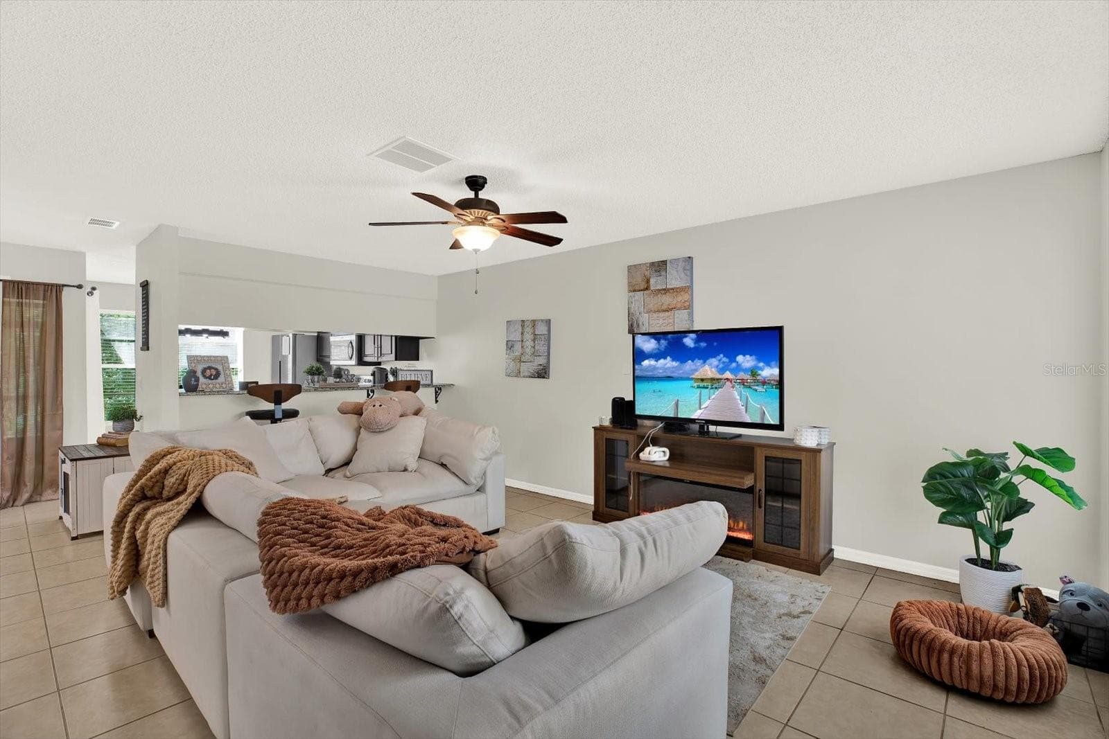 5844 Red Cedar Ln photo 3