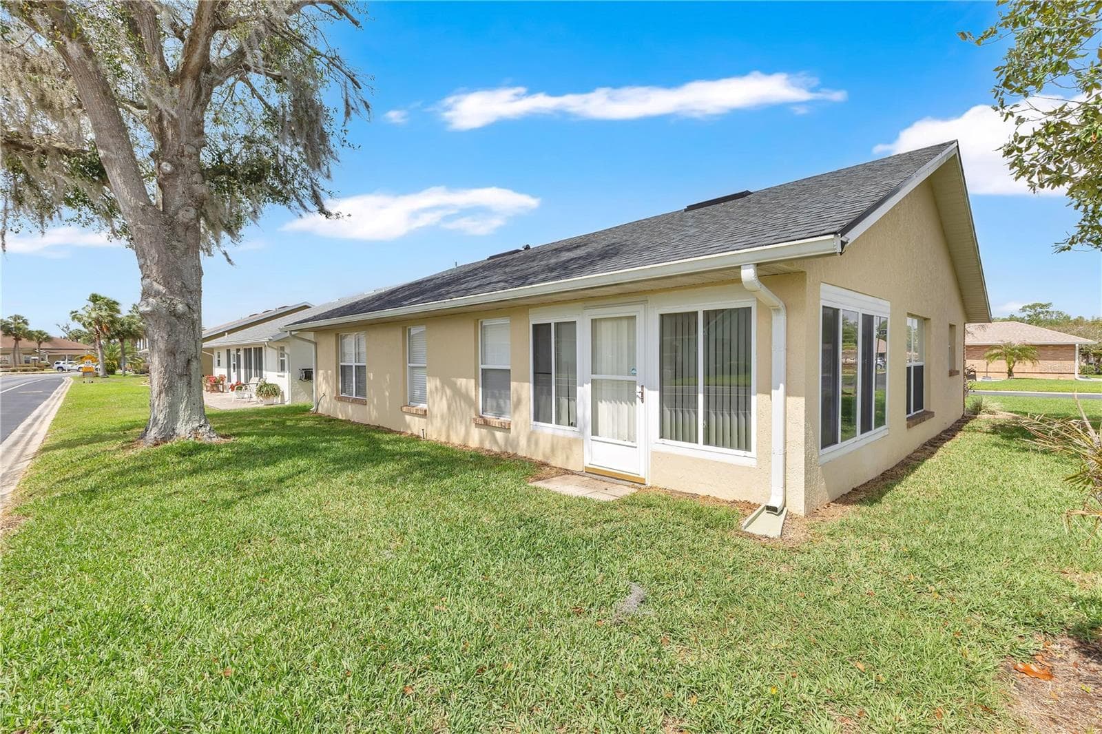 558 Pinnacle Dr photo 3