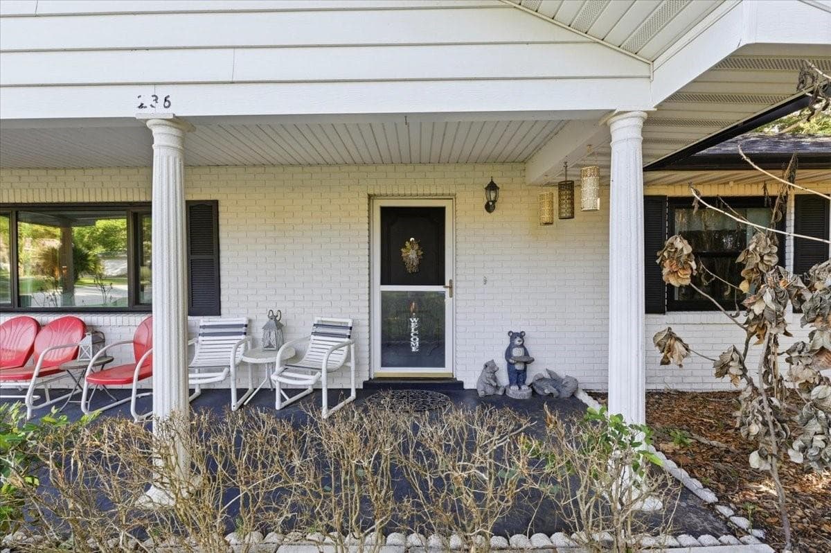 236 W Lake Ina Dr photo 4