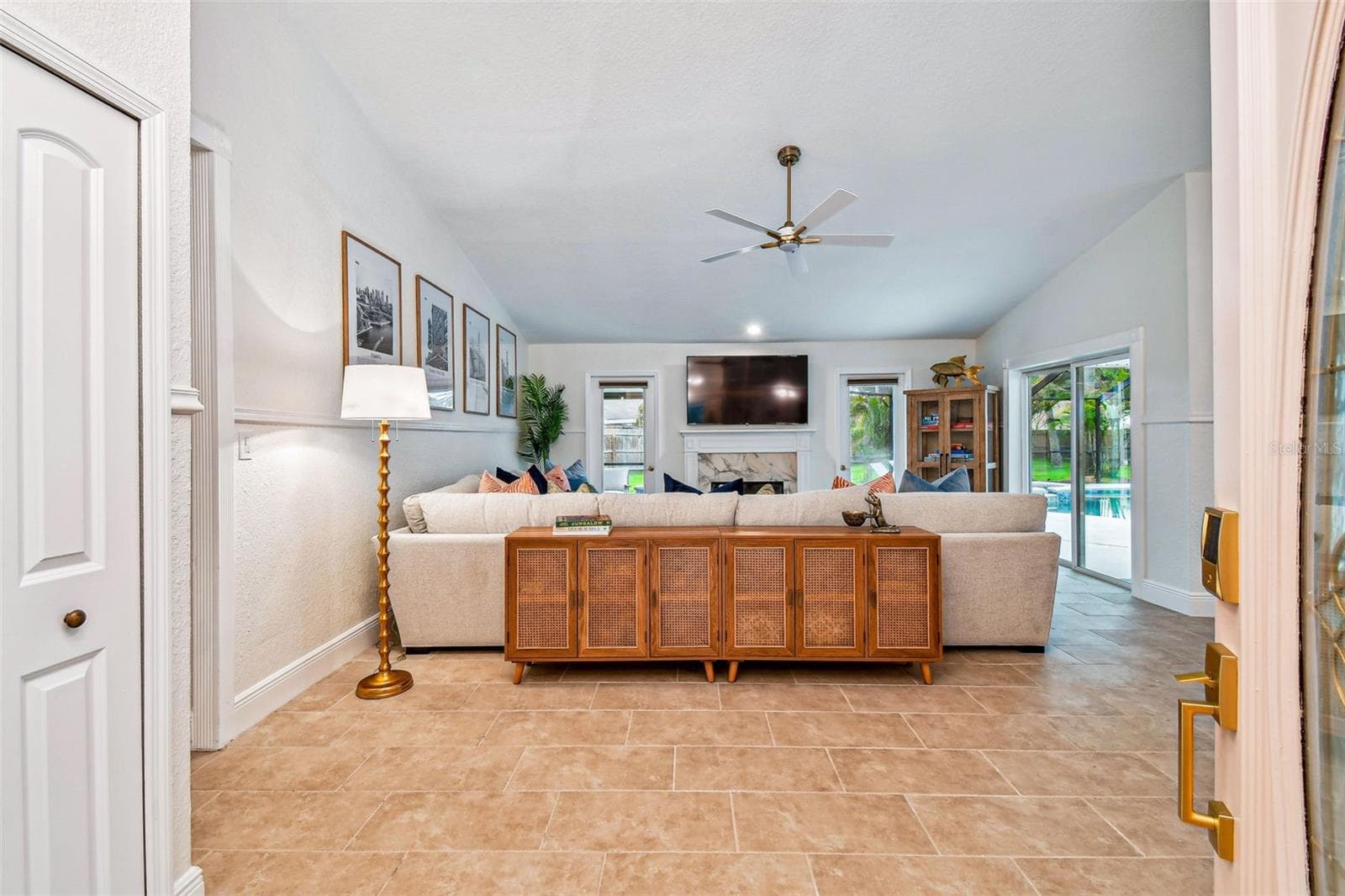 10503 Nile CT photo 3