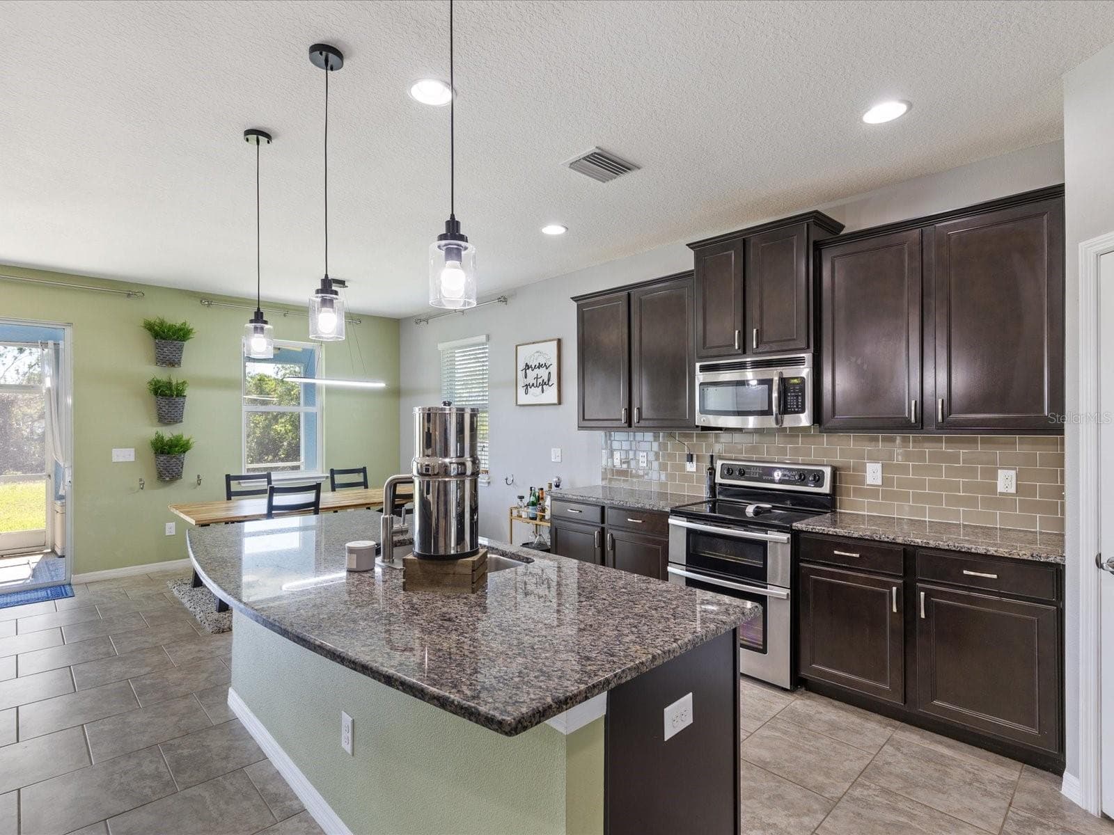 445 Bahama Grande Blvd photo 4