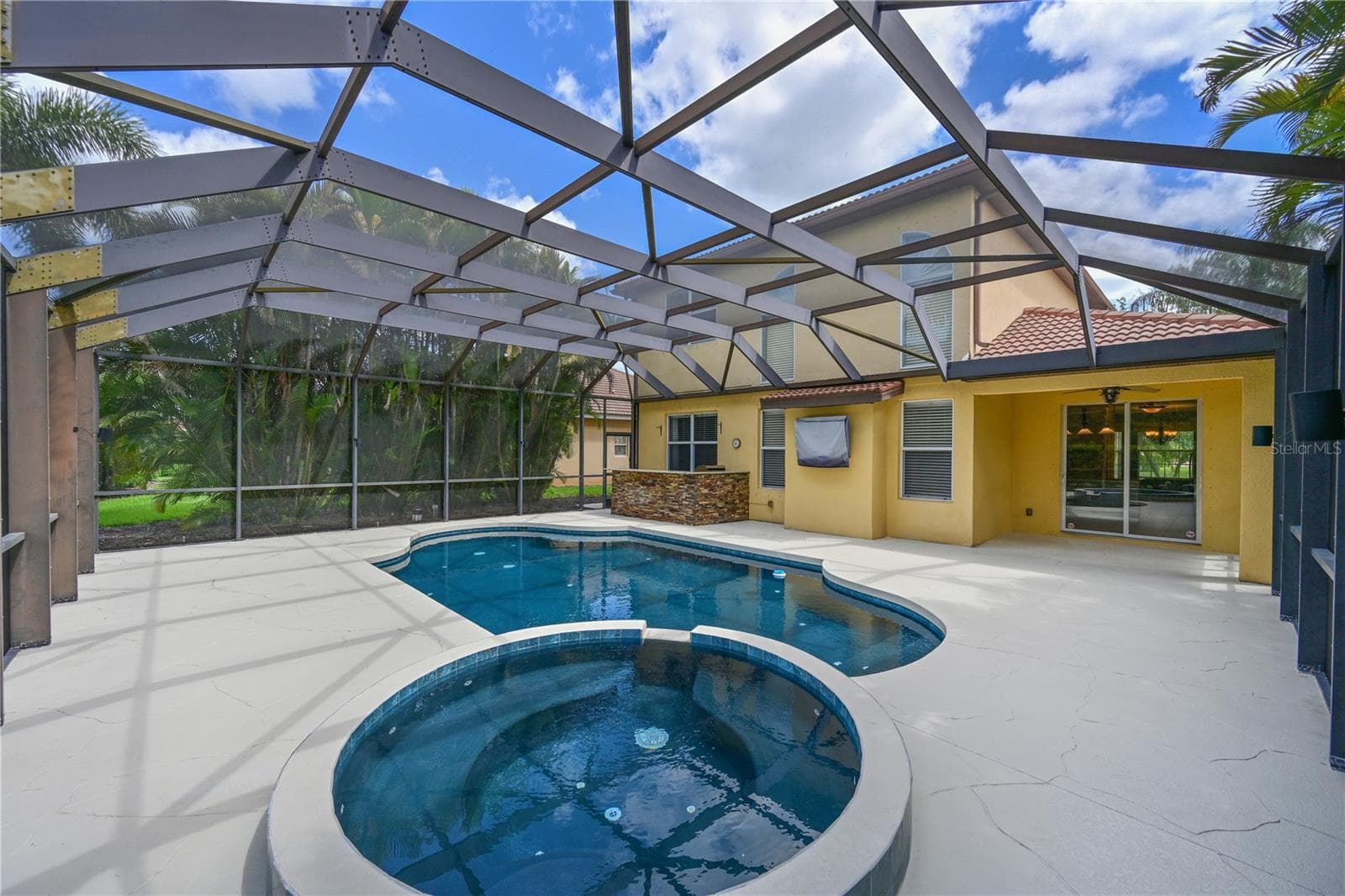 210 Winding River Trl photo 3