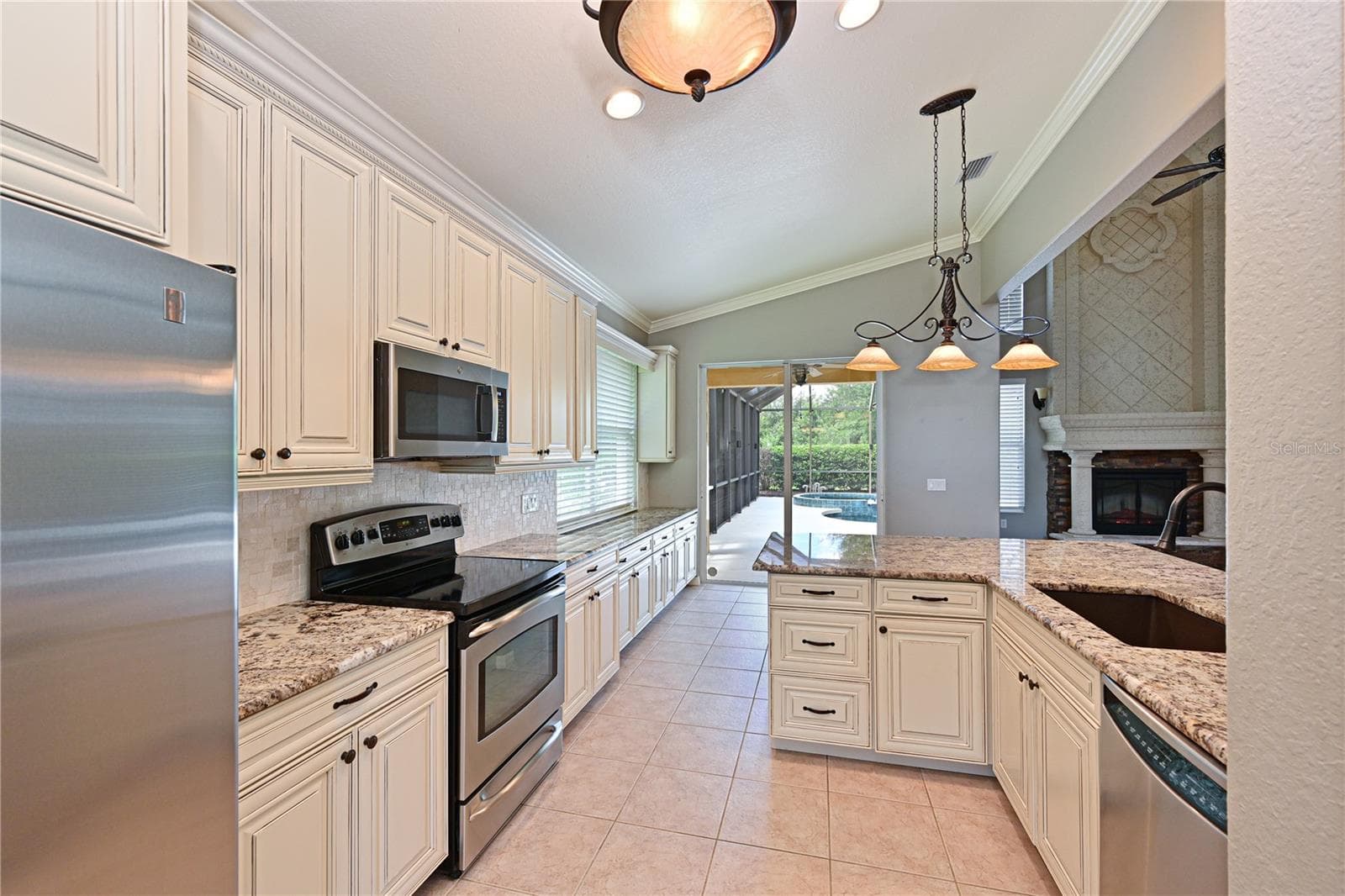210 Winding River Trl photo 4
