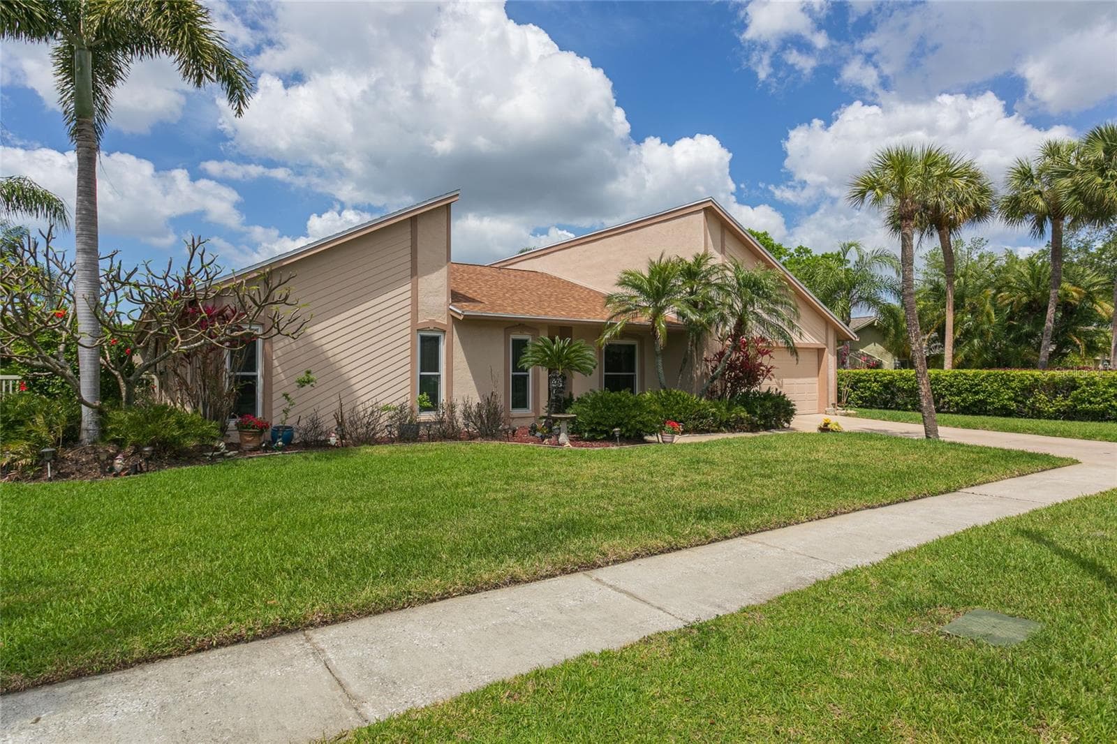 6104 Schooner Way photo 3