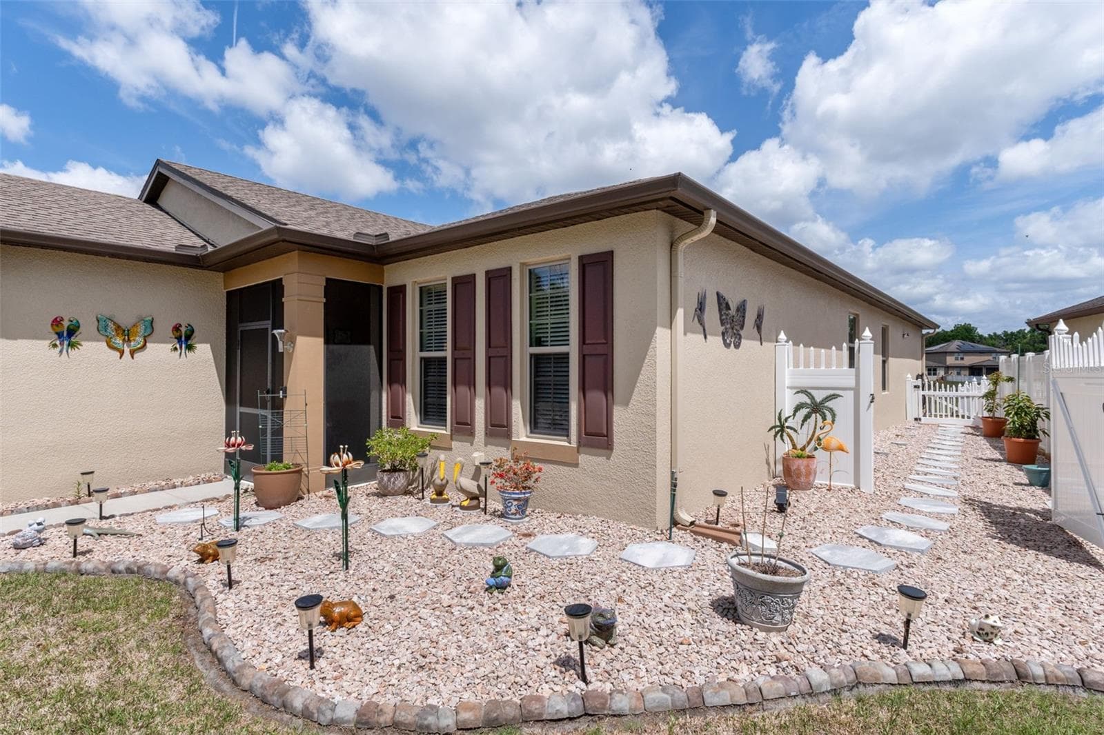 2058 Trillium Blvd photo 4