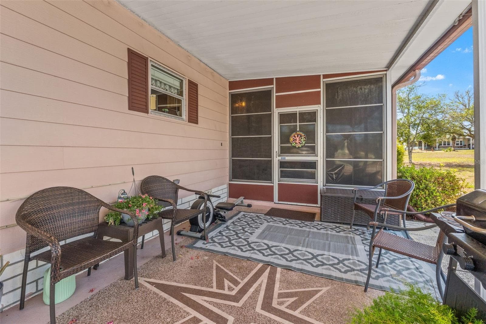 15110 Rialto Ave photo 4