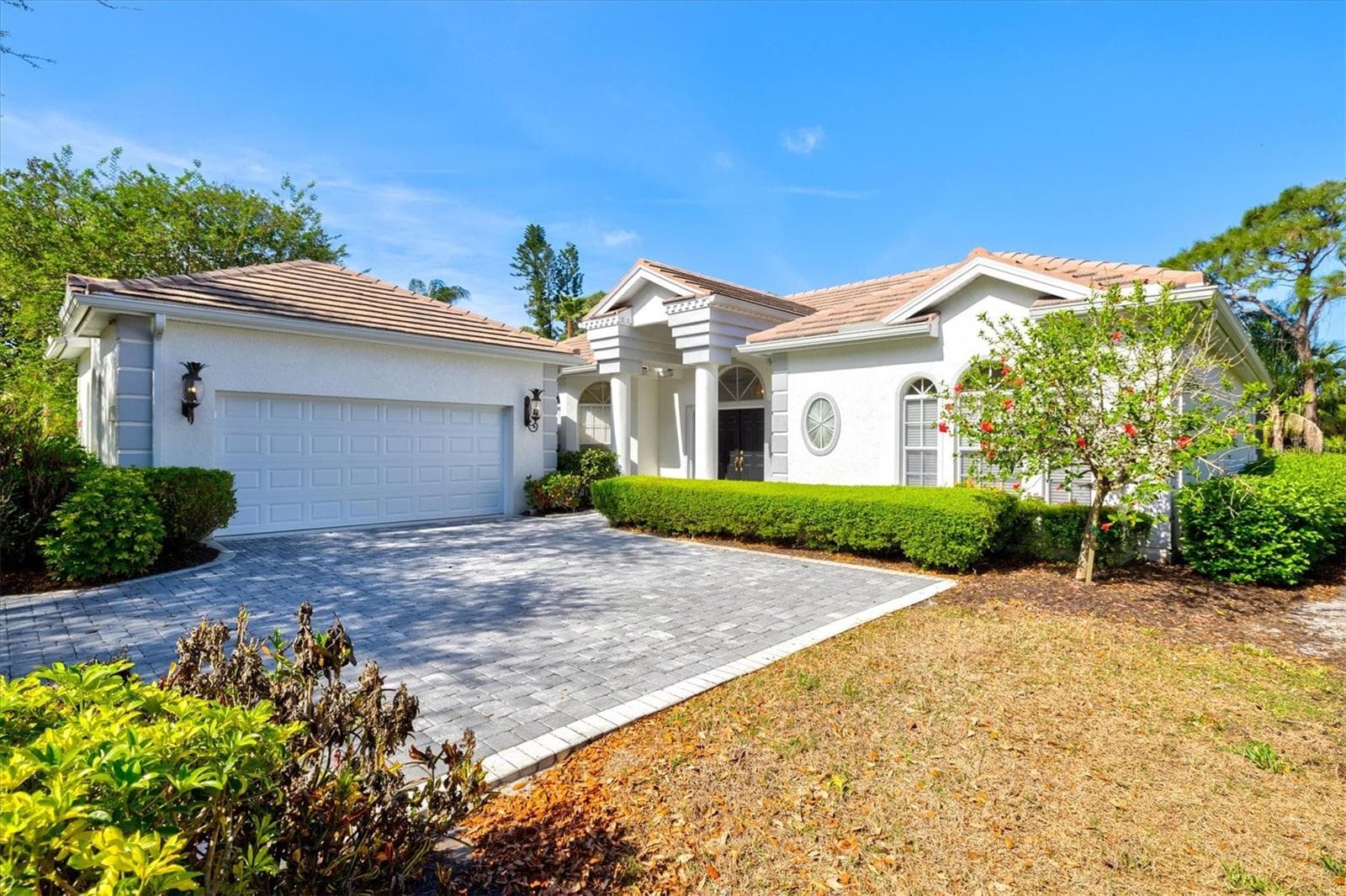 7857 Wilton Crescent Cir photo 4