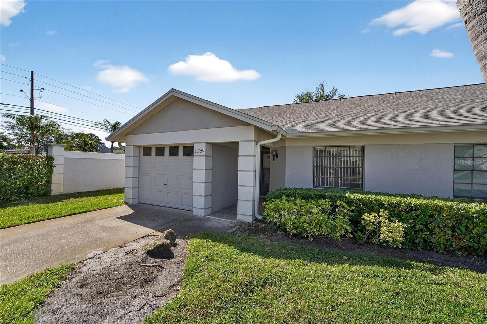 2369 Beverly Dr photo 4
