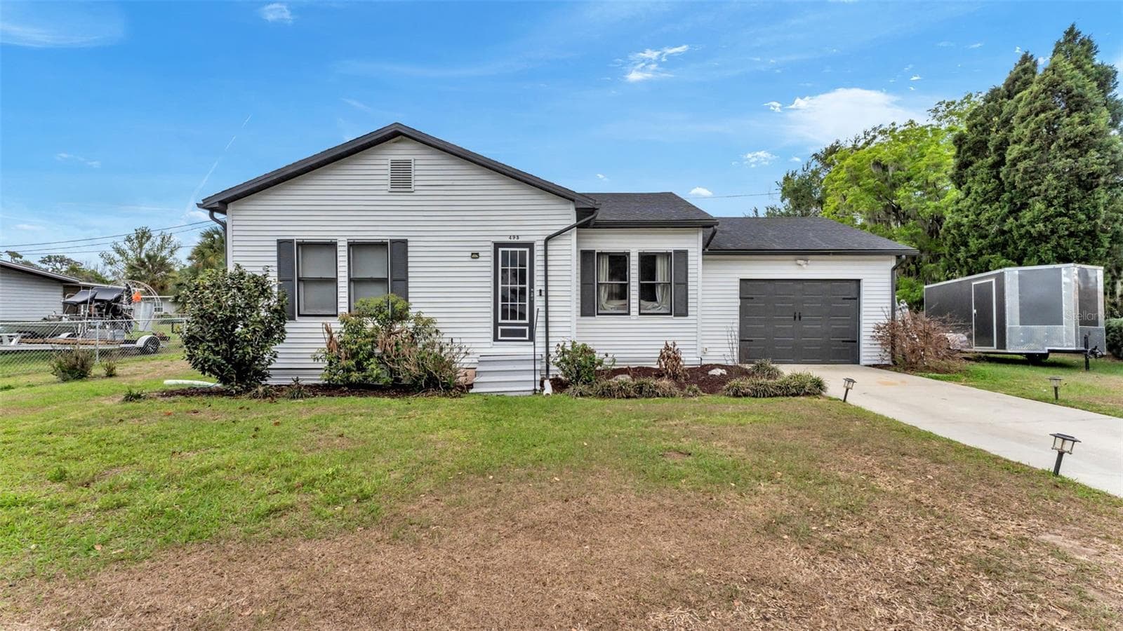 495 W Plumosa St photo 3