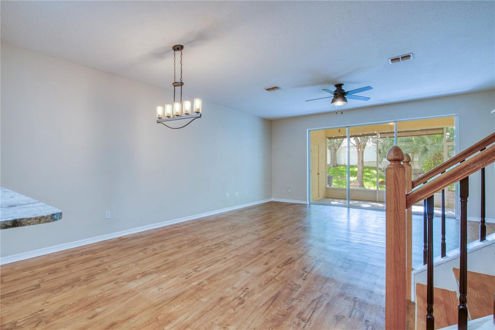 648 Spring Lake Cir photo 4