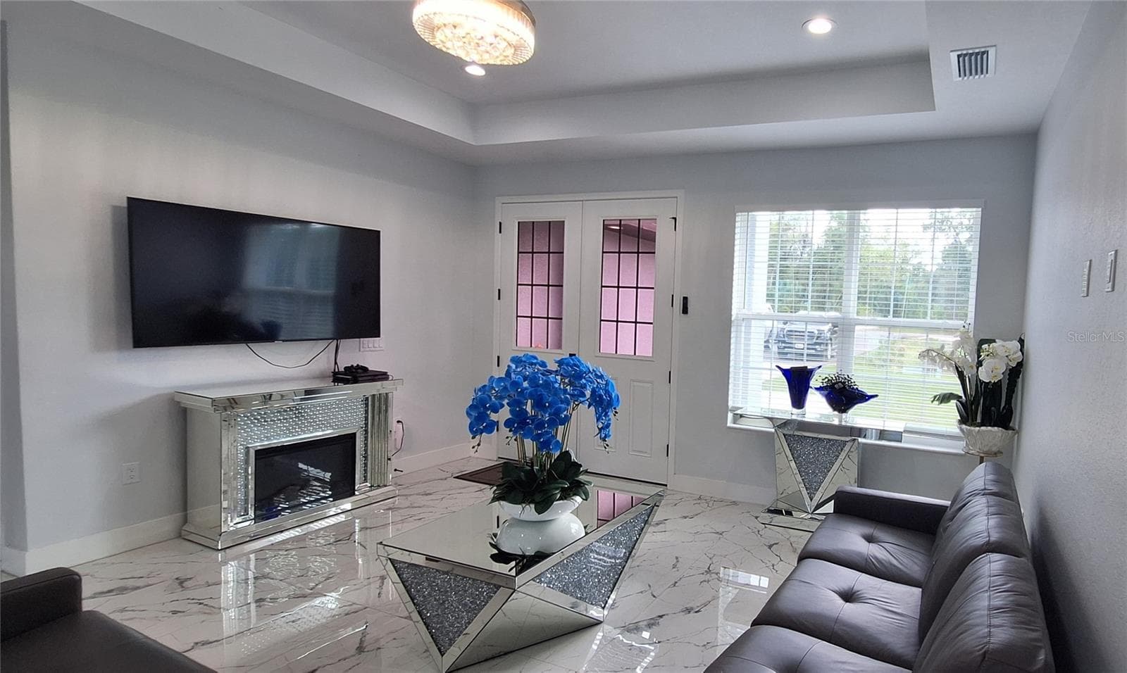 7242 Elaine Dr photo 5