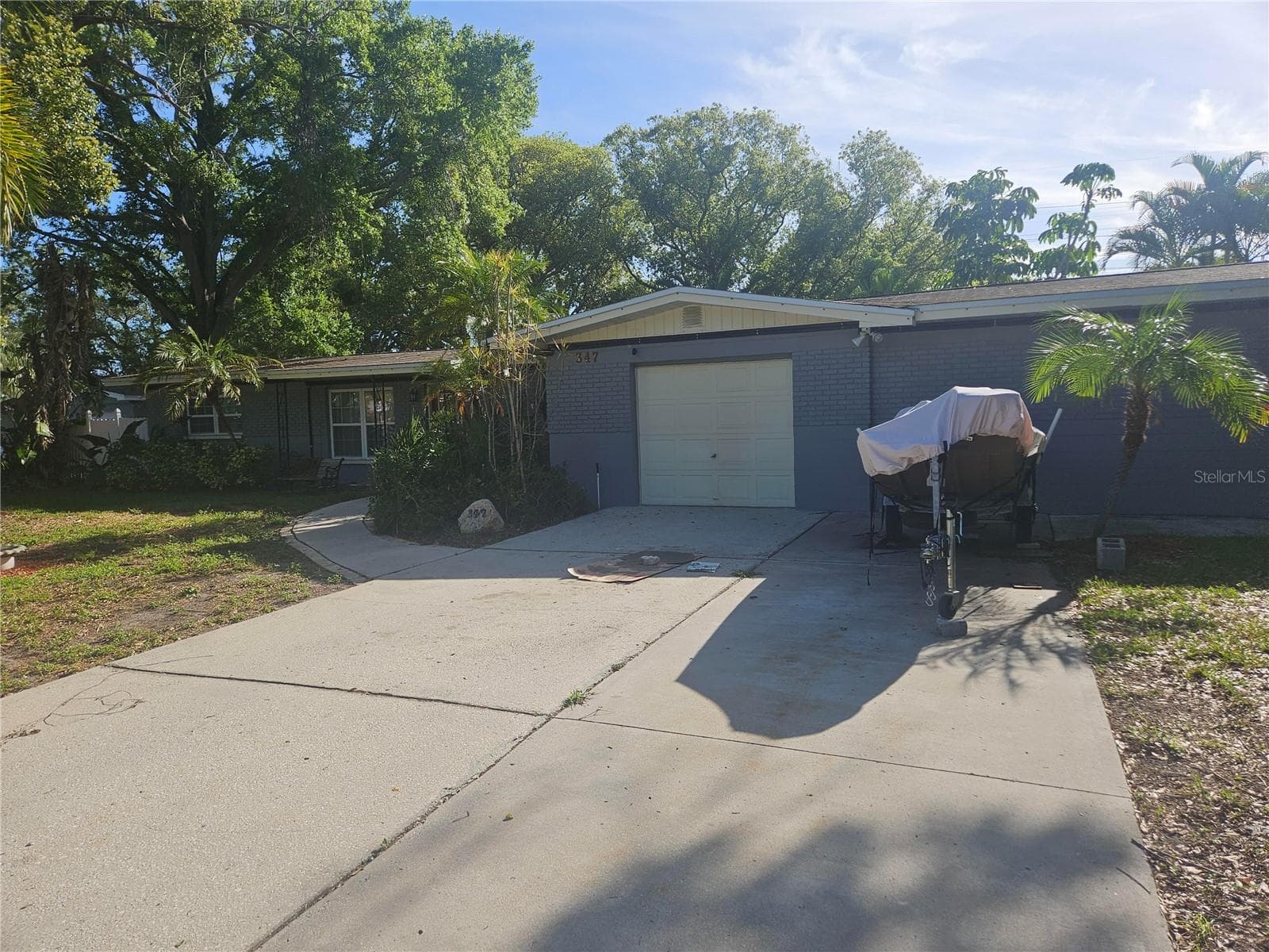347 Country Club Dr photo 5