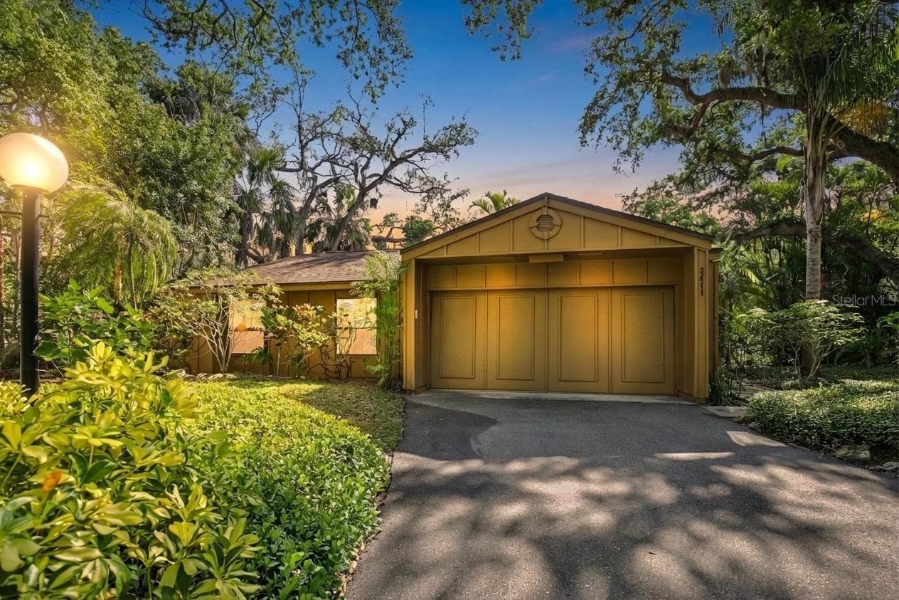 2411 Pheasant Ln