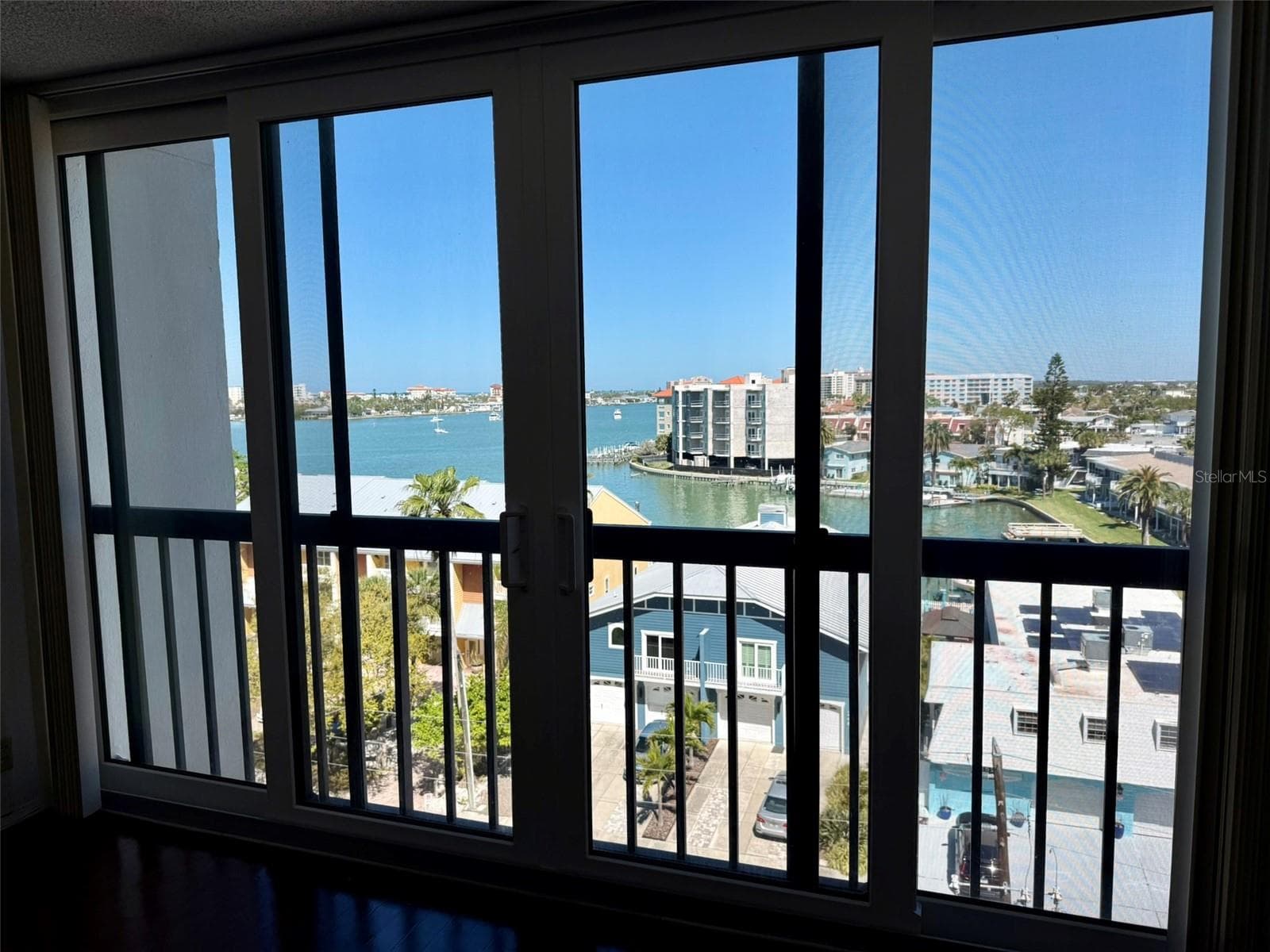 255 Dolphin Pt #710 photo 4
