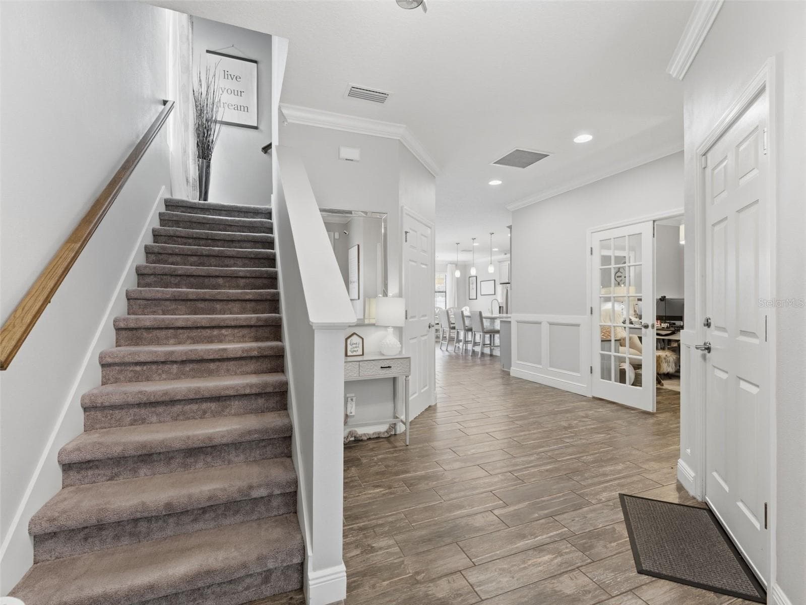 13099 Burns Dr photo 4
