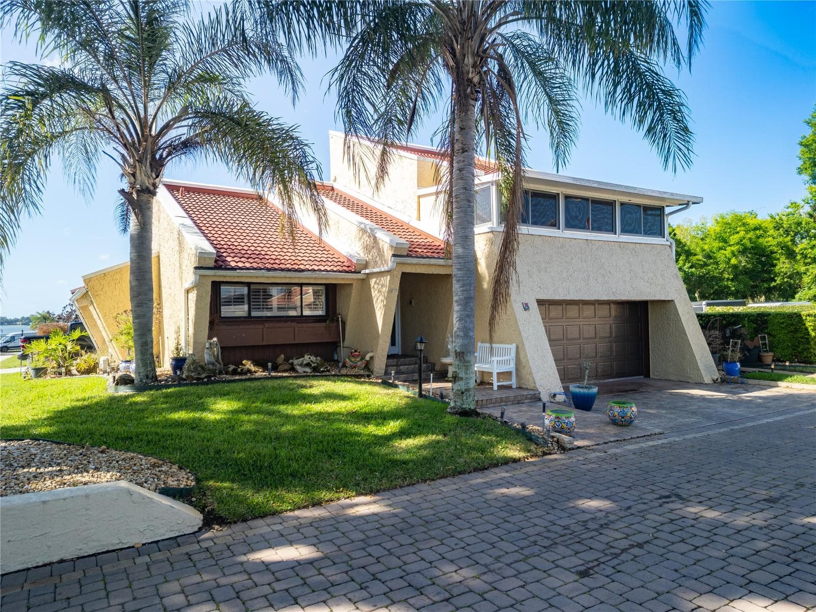 4 Casarena CT photo 3