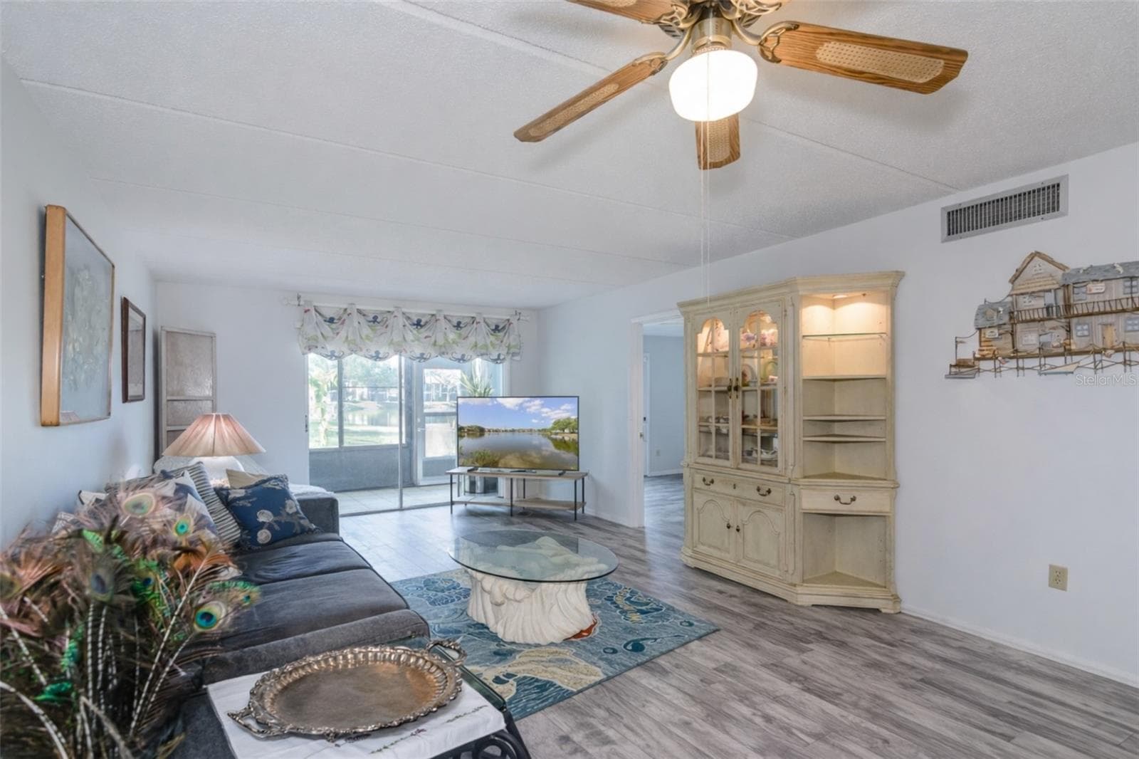 207 Cypress Ln photo 3