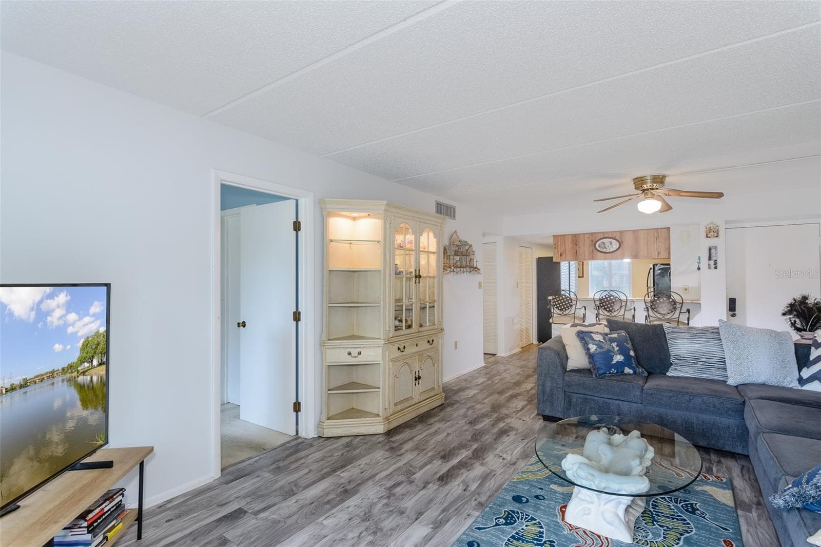 207 Cypress Ln photo 5
